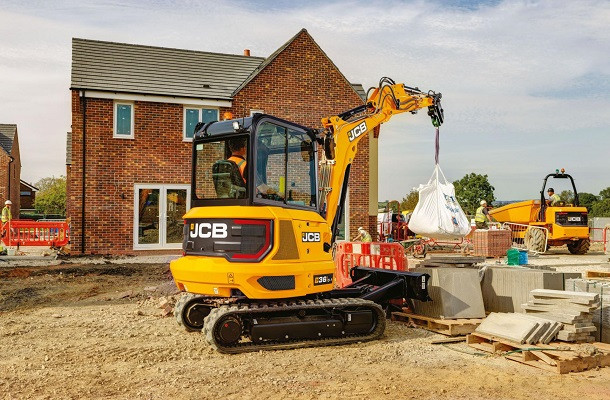 JCB lance 2 nouvelles mini-pelles de 3,5 tonnes