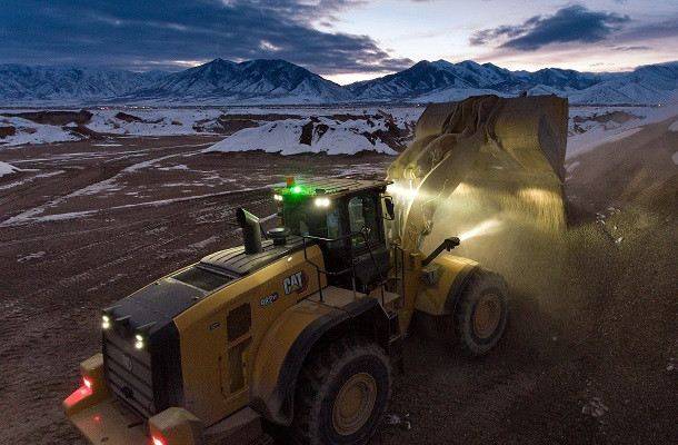 Caterpillar présente ses nouvelles chargeuses sur pneus 980 XE et 982 XE