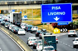 Firenze-Pisa-Livorno, salta lo stop ai Tir, ma scatta il divieto di
attraversamento di Lastra a Signa