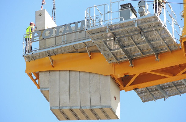 Une grue Potain sur le chantier d'un accélérateur de particules !