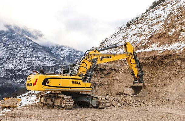 Succès mondial pour la pelle Liebherr R 960 SME