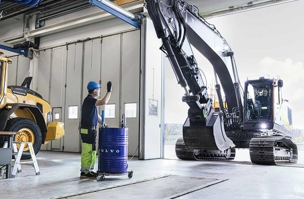 Volvo CE présente sa nouvelle huile pour pelles hydrauliques