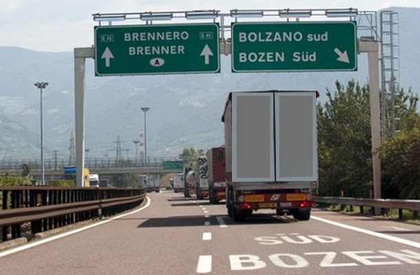 Alto Adige, Tirolo e Baviera chiedono alla Ue il «pedaggio di corridoio» sull’A22 per i camion
