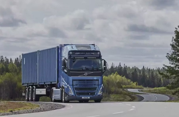 Camions électriques Volvo : une seconde phase de tests prévue en 2025