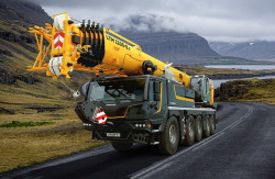 NUEVA GRÚA LTM 1100-5.3 DE LIEBHERR CON POTENTE PLUMA TELESCÓPICA