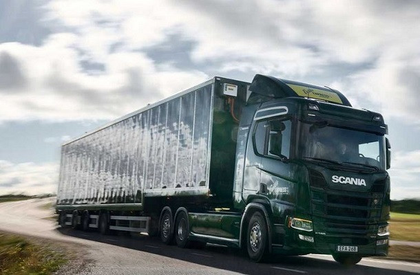 Scania teste un camion à énergie solaire !