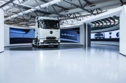 Mercedes-Benz présente l'eActros 600 Experience World