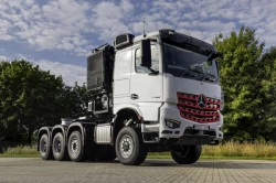 Les Arocs et Actros SLT entrent sur le marché japonais
