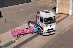 Crash test&nbsp;: l'eActros&nbsp;600 résiste à une tonne de masse lancée à 50&nbsp;km/h&nbsp;!