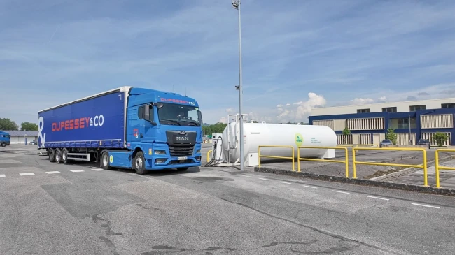 DUPESSEY&CO, premier transporteur français sur l'Oleo100 Bas GES
