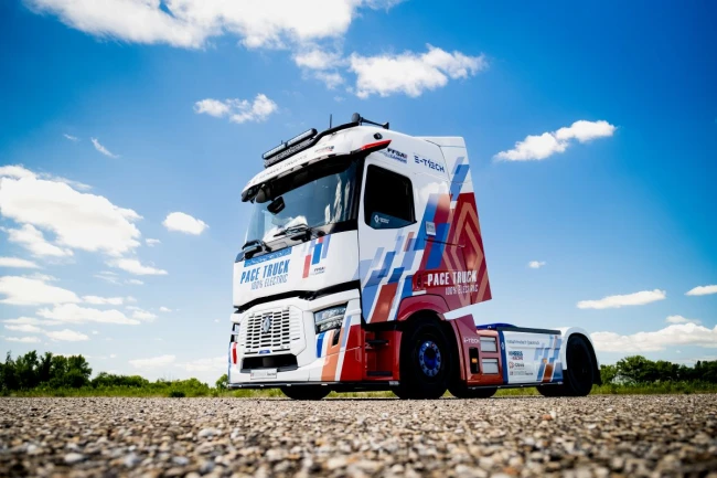 Le Pace Truck E-Tech T ouvre les courses en 100 % électrique