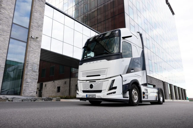 Volvo FH et FH16 : une édition spéciale pour le centenaire ! 