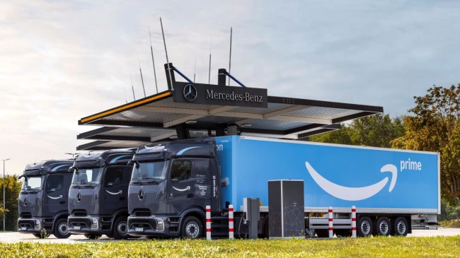 Amazon déploie ses premiers camions eActros 600
