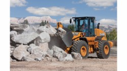 New Case wheeled loader : the 921F Tier 4 Final