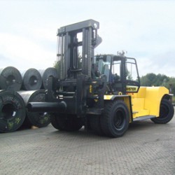 Hyster : 9 nuovi carrelli elevatori nella categoria mezzi pesanti !