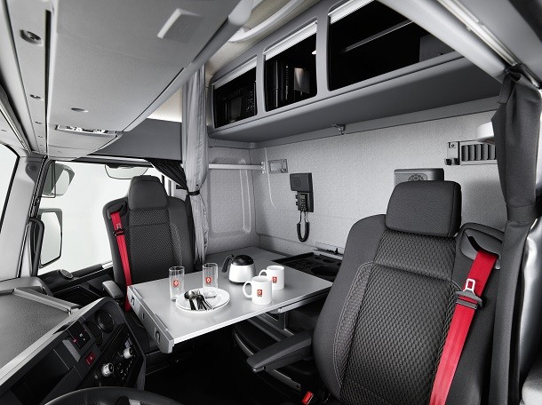 Nuova cabina Maxispace per il Renault Trucks T High ...
