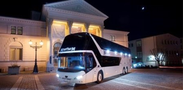 Des modifications apportées à l'autocar de tourisme Man Neoplan pour les tournées d'artistes