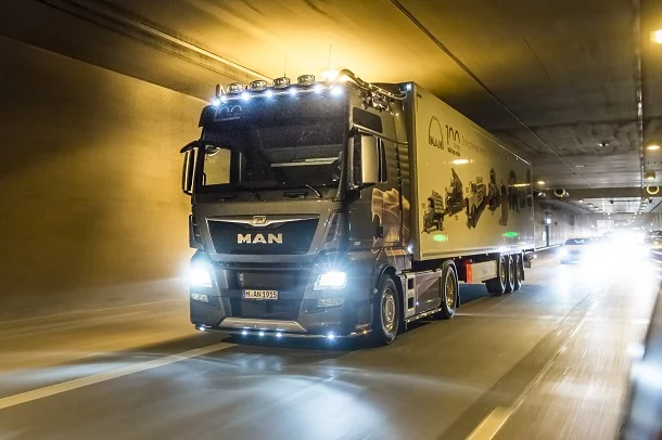 Le MAN TGX D38 100 Years Edition.