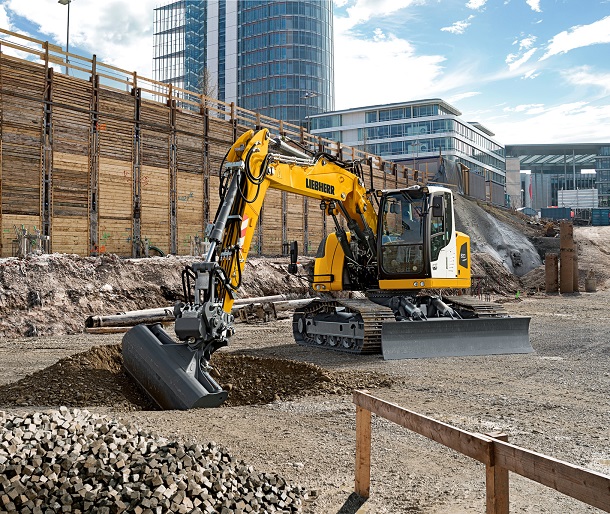 The New Liebherr R920 Compact Track Excavator - The Latest In Machines ...